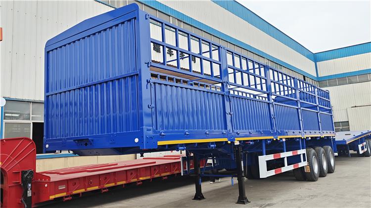Semirremolque de 3 ejes y 60 toneladas para transporte de vallas en venta en Senegal.