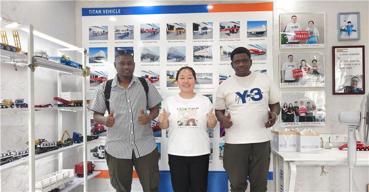 Remolque de plataforma de tres ejes en venta en Zambia