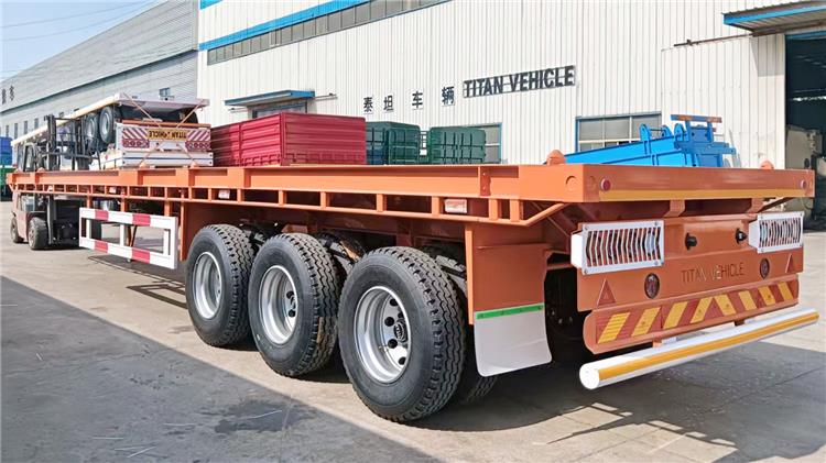 Remolque de plataforma de tres ejes en venta en Zambia