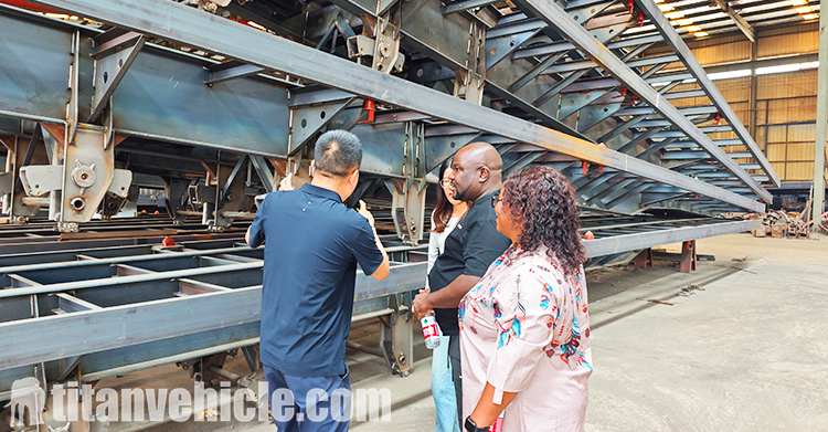 Precio de remolque de plataforma baja de 4 ejes en Uganda