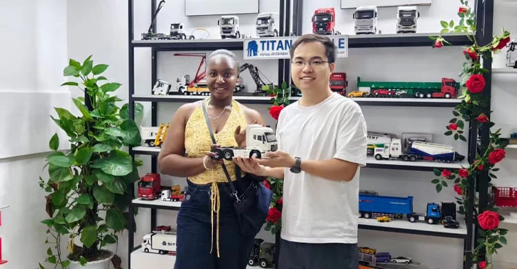 Remolque de plataforma plana de tres ejes en venta en Mali
