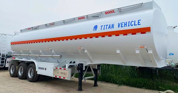Se vende cami&oacute;n cisterna de combustible de 3 ejes en Mal