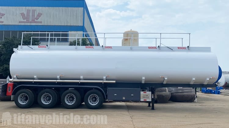 Se vende en Mali un remolque cisterna de combustible di&eacute;sel de 45.000 litros.