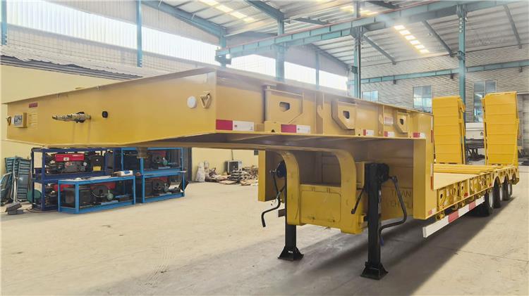 Remolque de plataforma baja de 3 ejes con escalera plegable hidr&aacute;ulica Zimbabue