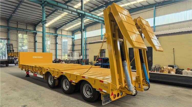 Remolque de plataforma baja de 3 ejes con escalera plegable hidr&aacute;ulica Zimbabue