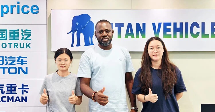 Remolque de plataforma baja de 4 ejes y 100 toneladas en venta en Ghana.