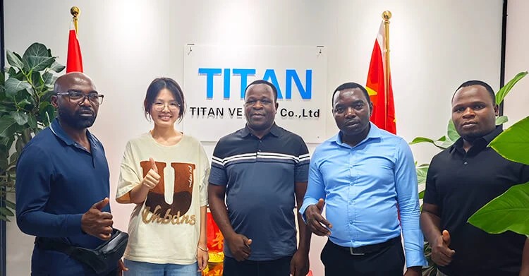 Remolque de plataforma plana de 3 ejes en venta en Uganda.