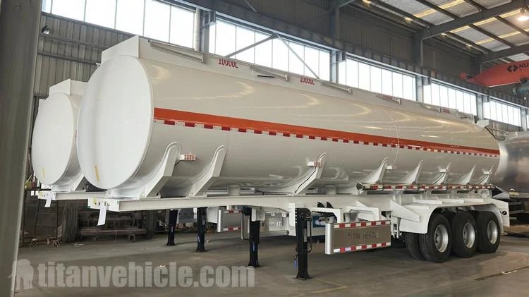 Remolque cisterna de combustible TITAN de tres ejes en venta en Mali