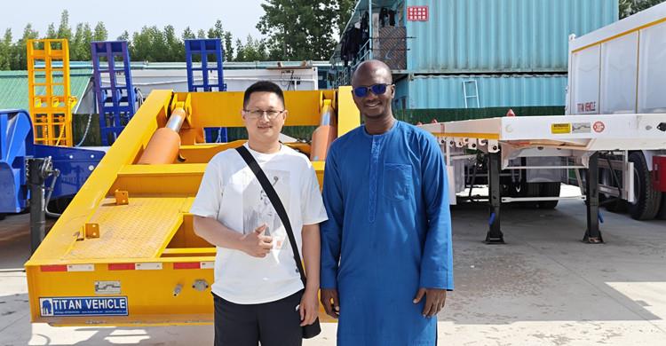 Un cliente nigeriano visita TITAN para comprar un remolque de cuello de cisne desmontable de 3 ejes.