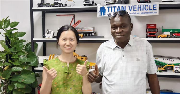 Se venden 3 unidades de remolques de plataforma plana de 40 pies en Ghana.