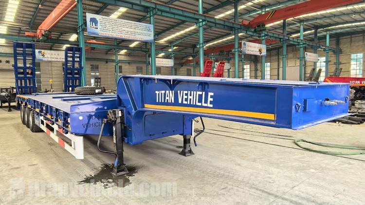 Cliente zambiano visita la f&aacute;brica de TITAN para comprar un remolque de plataforma baja