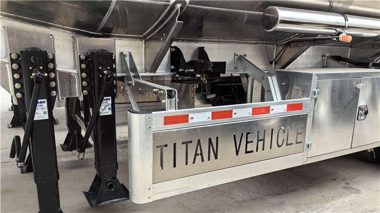 Semirremolque cisterna de aluminio de 45000 litros exporta a Tanzania