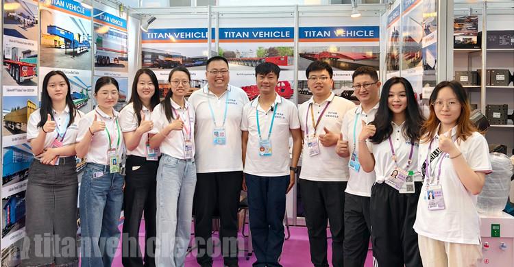 Vehículo TITAN en el primer día de la Feria de Cantón